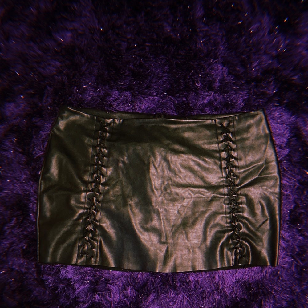 Faux leather lace up mini skirt